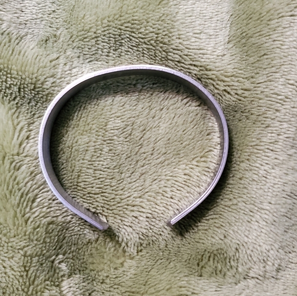 Be Brave adjustable bangle bracelet - Picture 2 of 2